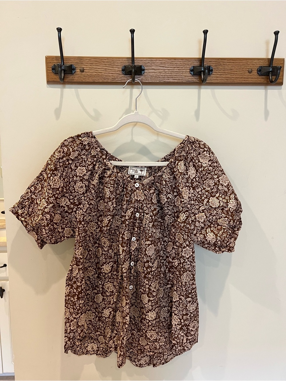 Millie Brown Floral Button-Front Puff Sleeve Blouse